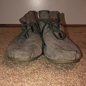 Toms moccasins